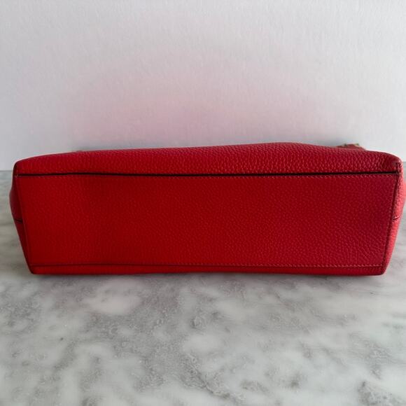 Valentino Garavani Trapeze Rockstud Shoulder Tote Red Grained Calfskin Leather - Picture 10 of 11